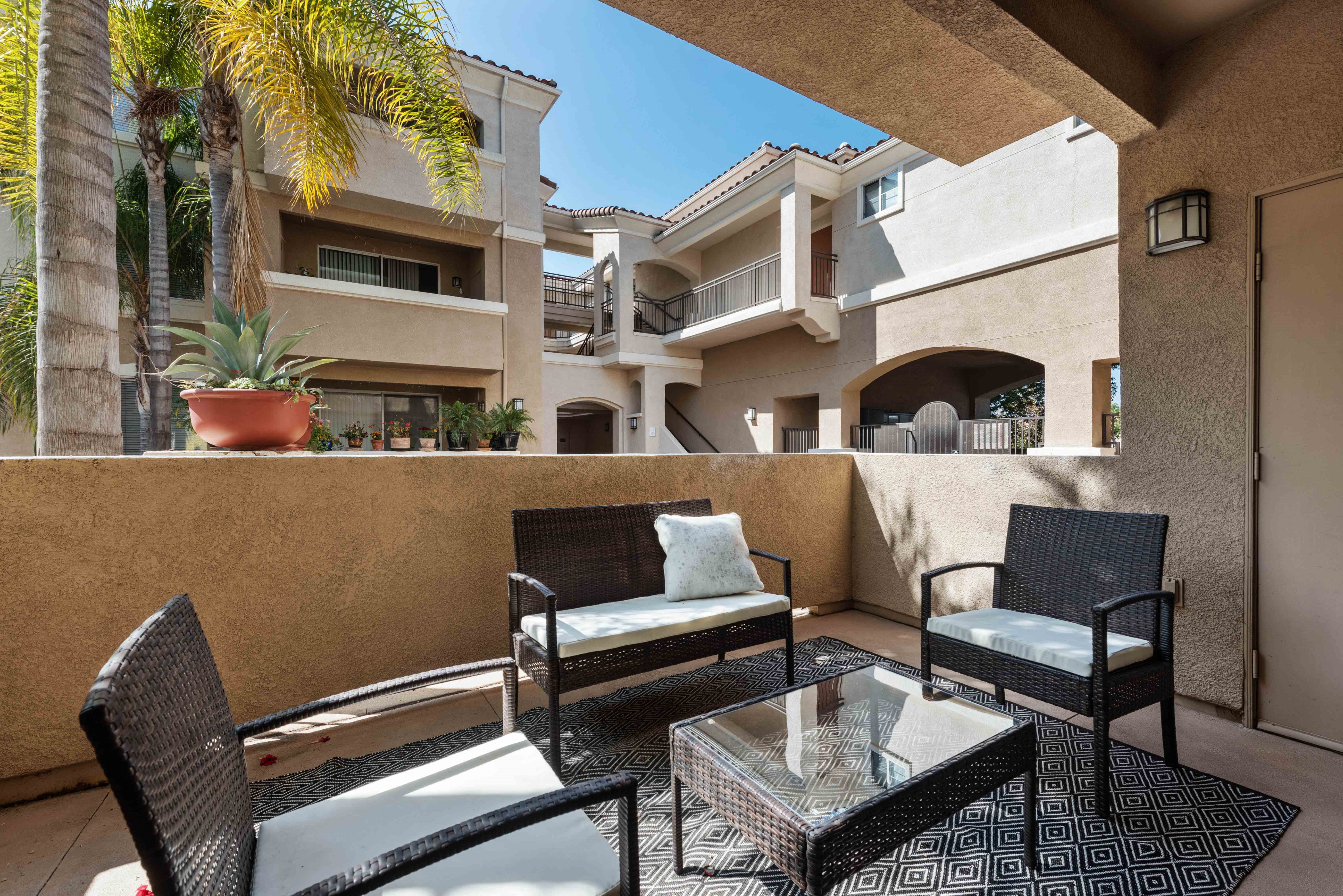 Photos of Our Apartments in Camarillo, CA | Gallery